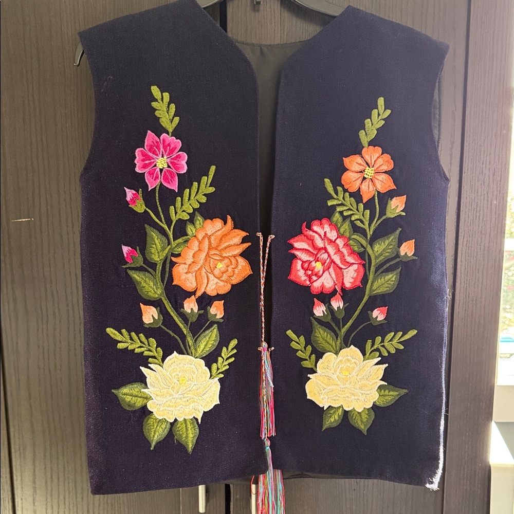 Floral Embroidered Women's Vest - Navy